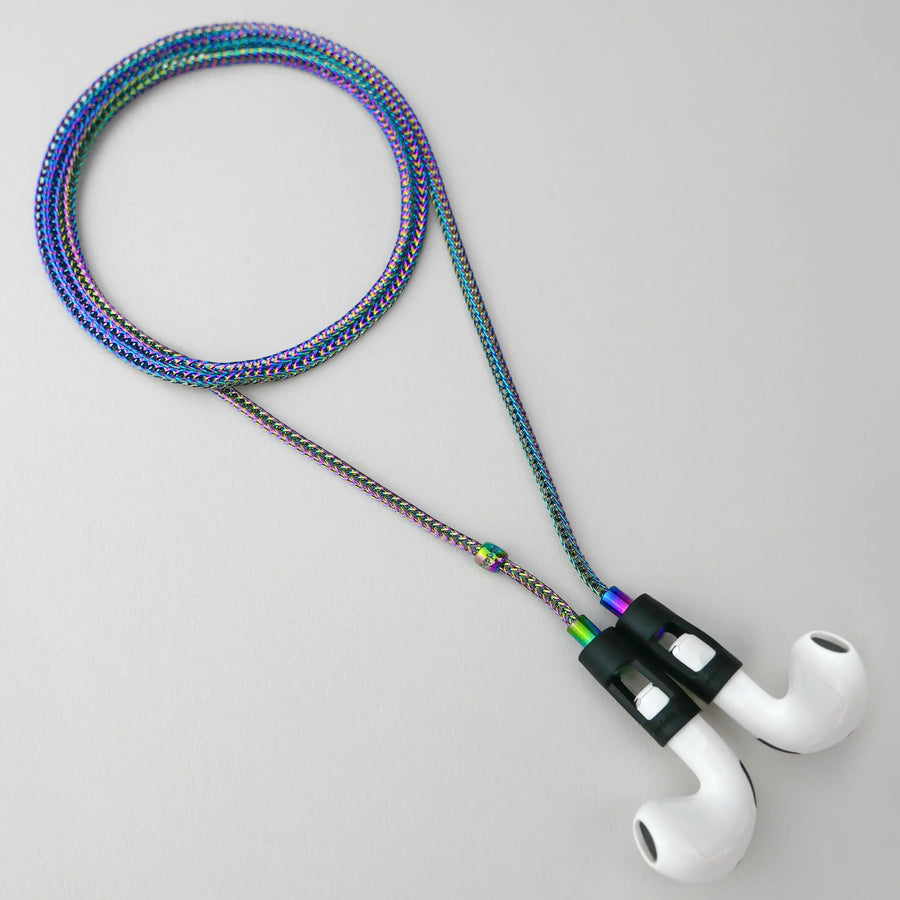 Tapper's real oil plated original tech jewelry mesh chain protects your AirPods. The luxurious, elevated and accessible necklace plated in precious metals steps up your AirPod jewellery game. Worried about losing your AirPods? Magnetic lock for convenient and hassle-free safekeeping around the neck. The next must-have AirPods accessory crafted for ultimate luxury. Compatible with all generations of Apple AirPods and AirPods Pro. Designed in Sweden by Tapper. Free Express Shipping at gettapper.com