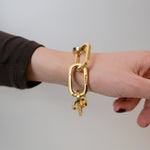 Tapper's Adjustable Phone Carabiner Wristlet Strap is an elevated metal phone wrist chain plated in 18k gold, designed to complement your phone case and your jewellery. Combine style with function by securing your phone to your wrist, belt loop or bag, protecting it from drops and falls as well as keeping it safe from pickpocketing. When not in use as a phone chain, adjust the carabiner links and use it as a bracelet or necklace instead. Compatible with all phone cases (iPhone, Samsung, Xiaomi, Oppo,Vivo