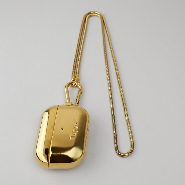 Tapper's real 18K gold plated original metal neck case jewelry protects your Apple AirPods Pro. Luxurious, elevated & accessible AirPods Pro jewellery plated in precious metals. Worried about losing your AirPods Pro? Detachable snake chain and carabiner for convenient and hassle-free safekeeping around your neck. The next must-have AirPods Pro accessory crafted for ultimate luxury. Compatible with AirPods Pro. Designed in Sweden by Tapper. Free Express Shipping at gettapper.com