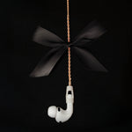 Tapper's real 18K rose gold plated original rope chain jewelry necklace protects your Apple AirPods & AirPods Pro. The luxurious, elevated & accessible rope chain jewellery plated in precious metals snaps the AirPods around your neck. Lost your AirPods? Magnetic lock for convenient and hassle-free safekeeping around your neck. The next must-have & affordable AirPods accessory crafted for ultimate luxury. Compatible with AirPods & AirPods Pro. Designed in Sweden by Tapper. Free Shipping at gettapper.com