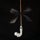 Tapper's real 18K rose gold plated original rope chain jewelry necklace protects your Apple AirPods & AirPods Pro. The luxurious, elevated & accessible rope chain jewellery plated in precious metals snaps the AirPods around your neck. Lost your AirPods? Magnetic lock for convenient and hassle-free safekeeping around your neck. The next must-have & affordable AirPods accessory crafted for ultimate luxury. Compatible with AirPods & AirPods Pro. Designed in Sweden by Tapper. Free Shipping at gettapper.com