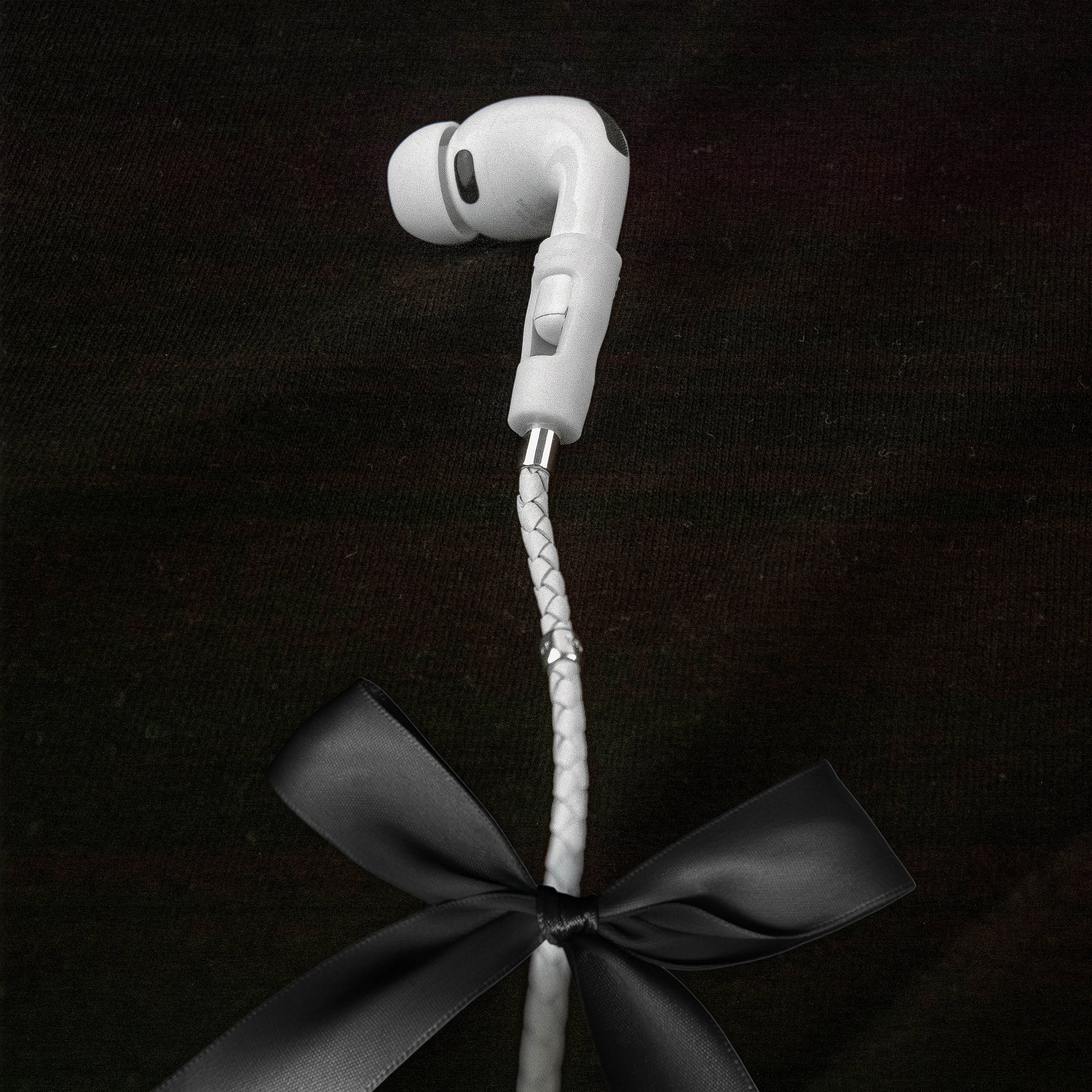 Tapper Lamb Leather AirPods Carrying Strap for All AirPods & AirPods Pro with magnetic lock, secure fit & luxurious hands-free design.