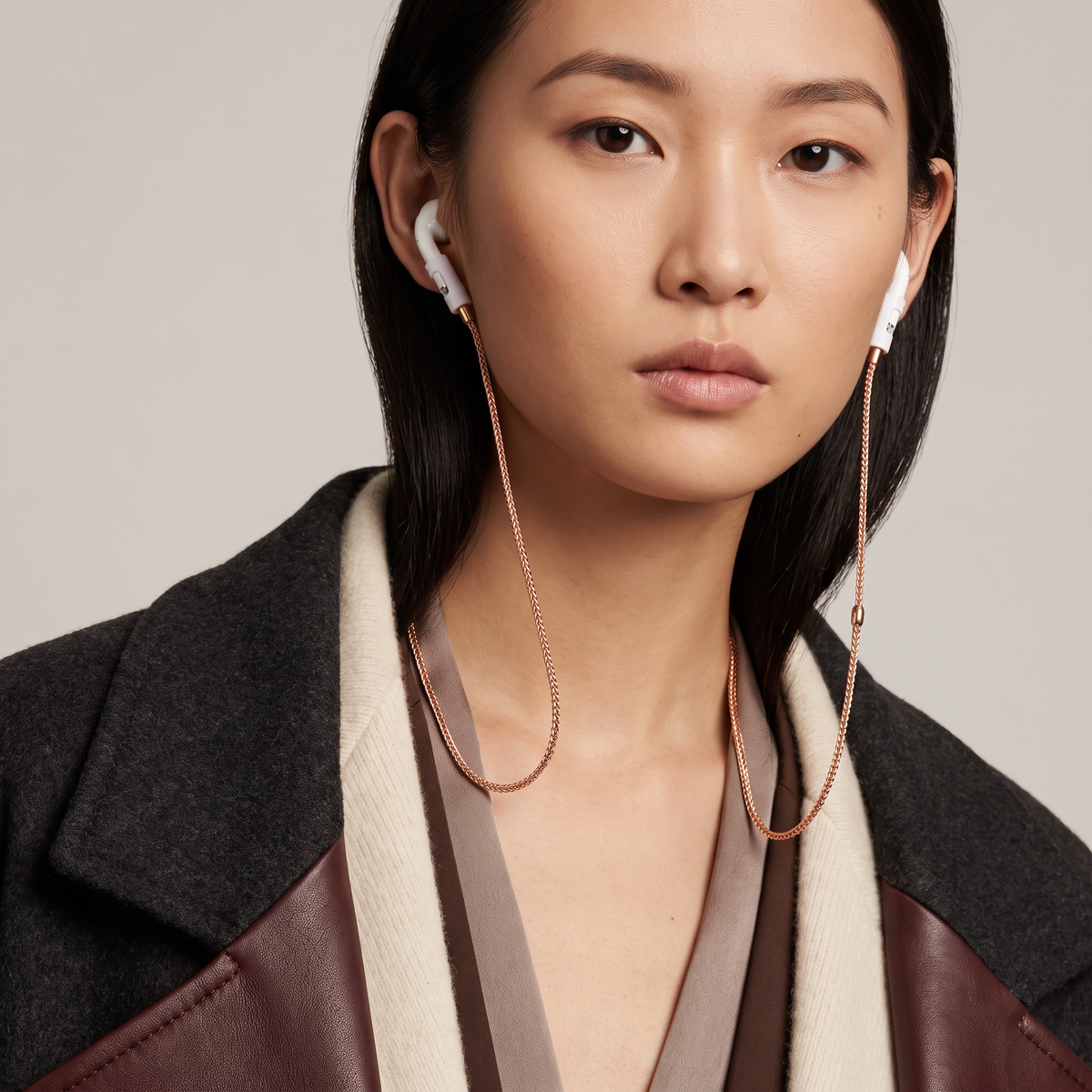 Tapper's real 18K rose gold plated original tech jewelry mesh chain protects your AirPods. The luxurious, elevated and accessible necklace plated in precious metals steps up your AirPod jewellery game. Worried about losing your AirPods? Magnetic lock for convenient and hassle-free safekeeping around the neck. The next must-have AirPods accessory crafted for ultimate luxury. Compatible with all generations of Apple AirPods and AirPods Pro. Designed in Sweden by Tapper. Free Express Shipping at gettapper.com