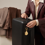 18K Gold Plated AirTag Holder & Case – Luxurious and Secure – A refined metal carabiner case designed to elegantly secure your AirTag to keys, bags, luggage, and more. Crafted by Tapper in Sweden.